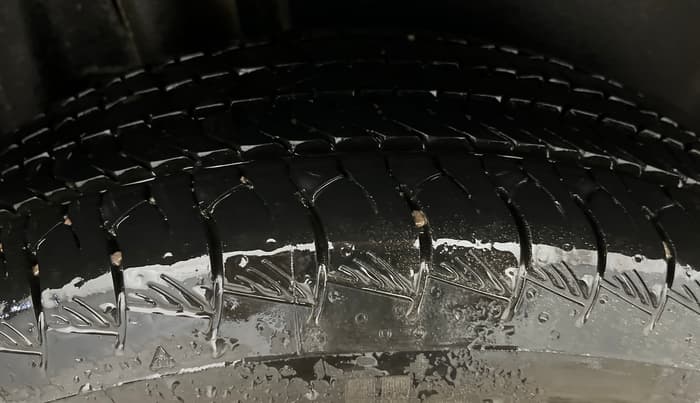 2023 Maruti Grand Vitara DELTA SMART HYBRID, Petrol, Manual, 89,240 km, Right Rear Tyre Tread