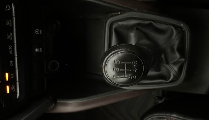 2023 Maruti Grand Vitara DELTA SMART HYBRID, Petrol, Manual, 89,240 km, Gear Lever