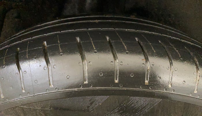 2023 Hyundai Creta EX 1.5 PETROL, Petrol, Manual, 33,238 km, Right Rear Tyre Tread