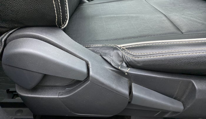2021 Nissan MAGNITE XV PREMIUM, Petrol, Manual, 49,113 km, Driver Side Adjustment Panel