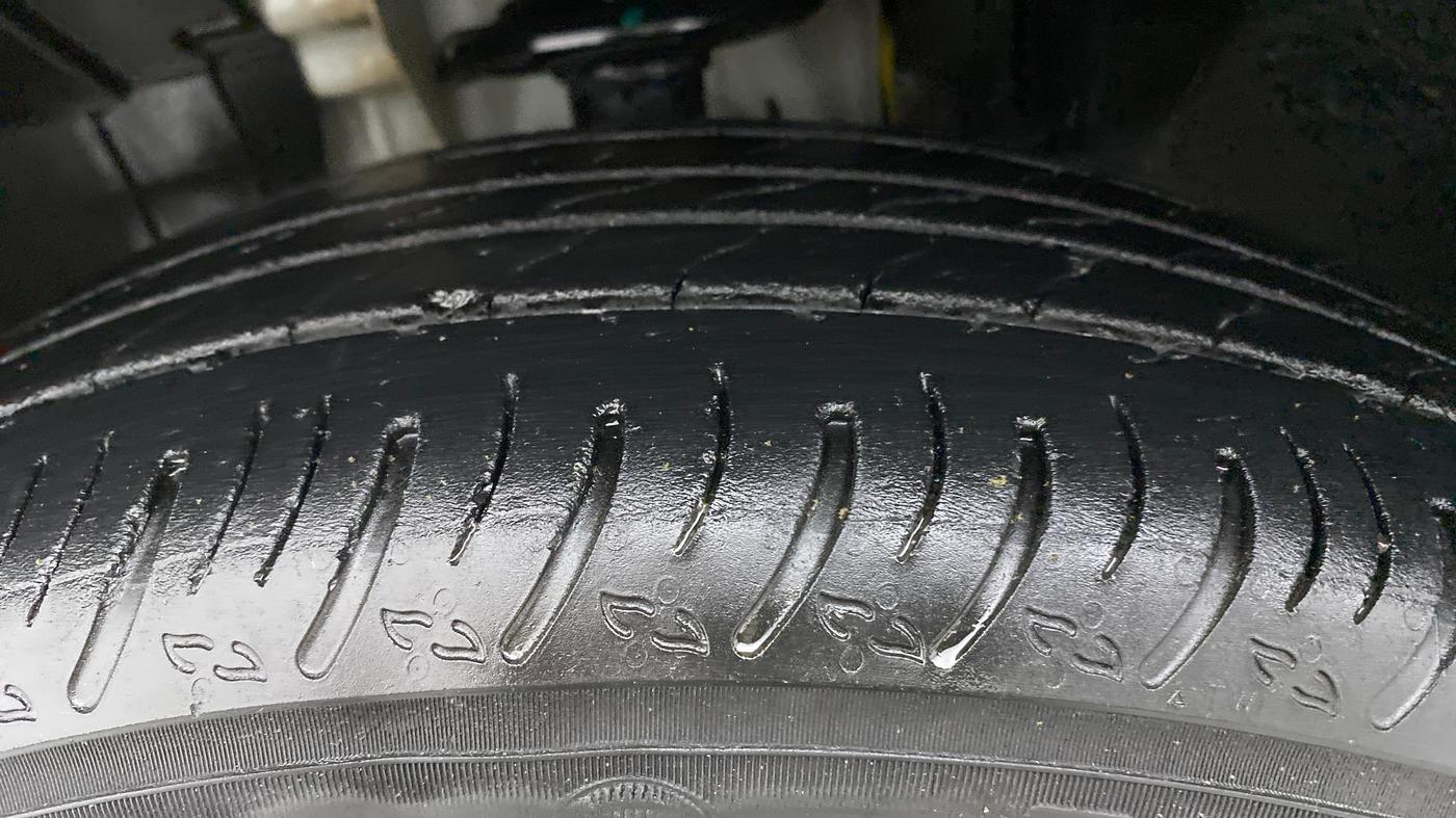2021 Nissan MAGNITE XV PREMIUM, Petrol, Manual, 49,113 km, Left Front Tyre Tread