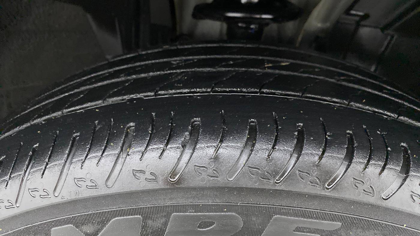 2021 Nissan MAGNITE XV PREMIUM, Petrol, Manual, 49,113 km, Right Front Tyre Tread