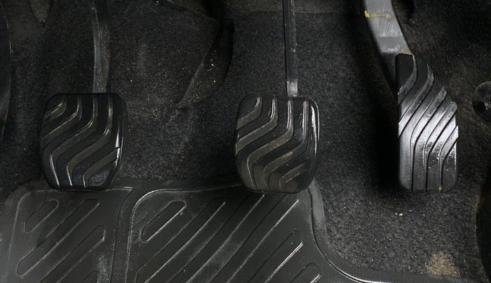 2021 Nissan MAGNITE XV PREMIUM, Petrol, Manual, 49,113 km, Pedals