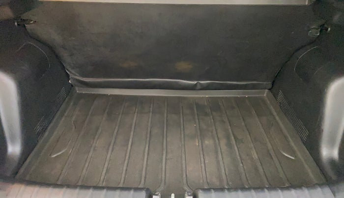 2021 KIA SONET HTX 1.5, Diesel, Manual, 42,536 km, Boot Inside