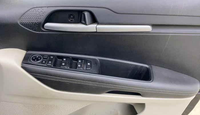 2021 KIA SONET HTX 1.5, Diesel, Manual, 42,536 km, Driver Side Door Panels Control