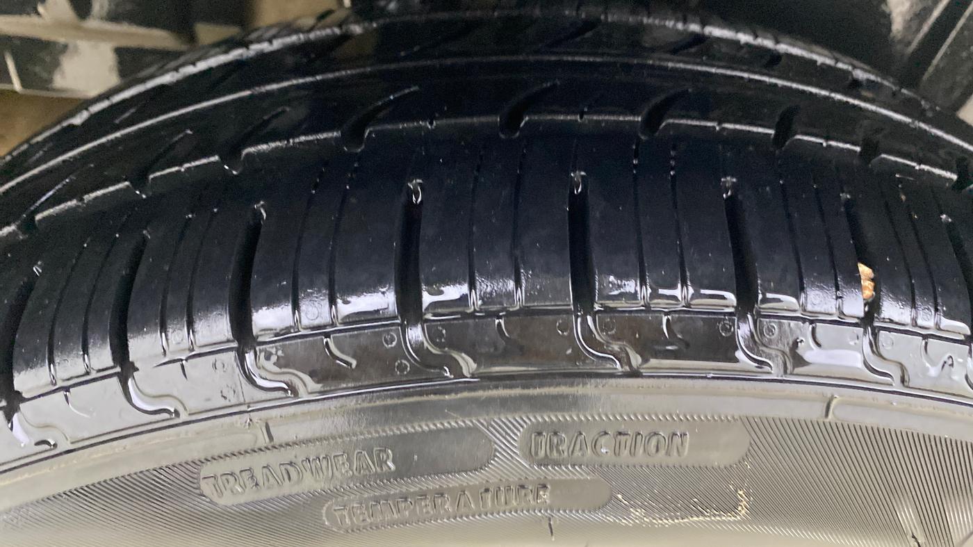 2021 Maruti Ertiga ZXI+ SHVS, Petrol, Manual, 65,924 km, Right Rear Tyre Tread