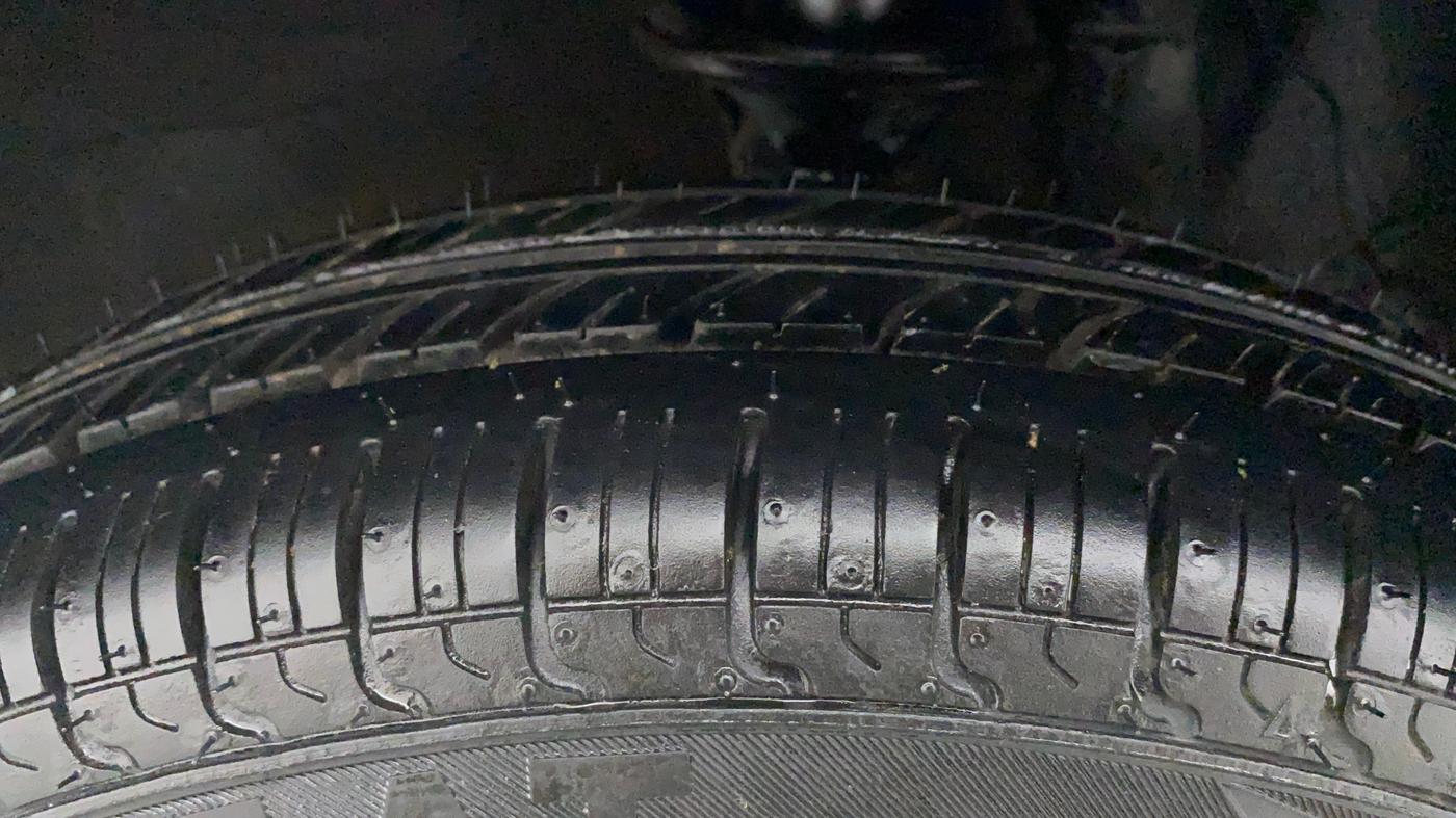 2013 Maruti Alto 800 LXI, Petrol, Manual, 33,979 km, Left Front Tyre Tread