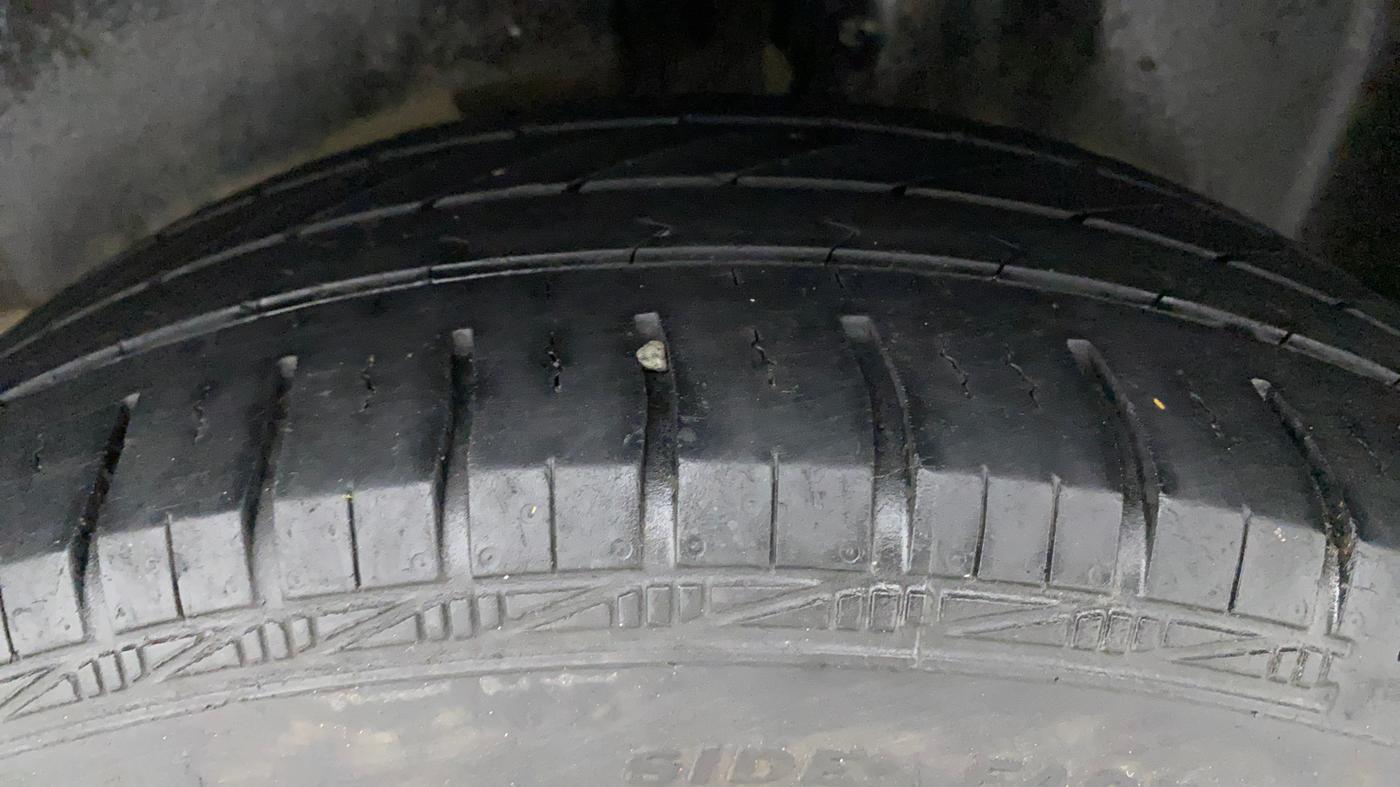 2020 Volkswagen Polo TRENDLINE 1.0L, Petrol, Manual, 43,712 km, Left Rear Tyre Tread