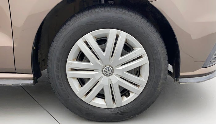 2020 Volkswagen Polo TRENDLINE 1.0L, Petrol, Manual, 43,712 km, Right Front Wheel