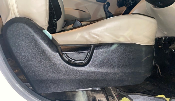 2021 Hyundai NEW SANTRO SPORTZ MT, Petrol, Manual, 34,432 km, Driver Side Adjustment Panel