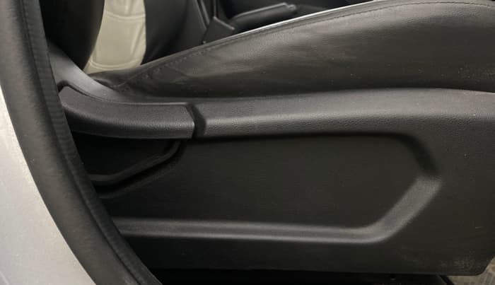 2019 Hyundai VENUE S 1.0 TURBO MT, Petrol, Manual, 24,417 km, Driver Side Adjustment Panel