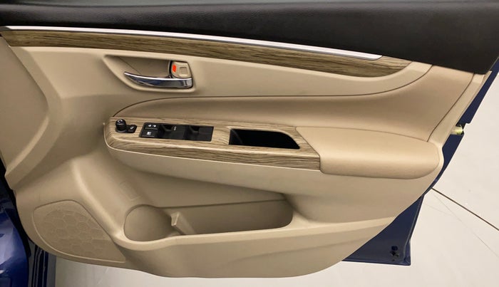 2020 Maruti Ciaz ALPHA  AT 1.5 SHVS PETROL, Petrol, Automatic, 31,214 km, Driver Side Door Panels Control