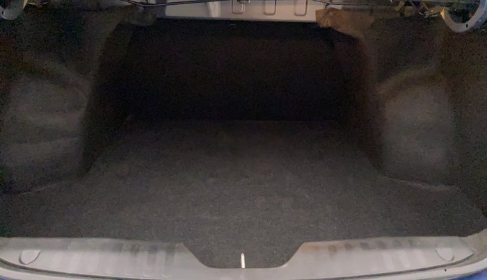 2020 Maruti Ciaz ALPHA  AT 1.5 SHVS PETROL, Petrol, Automatic, 31,214 km, Boot Inside