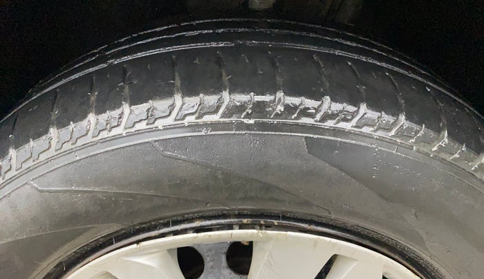 2022 Skoda SLAVIA ACTIVE 1.0L TSI MT, Petrol, Manual, 59,236 km, Left Front Tyre Tread