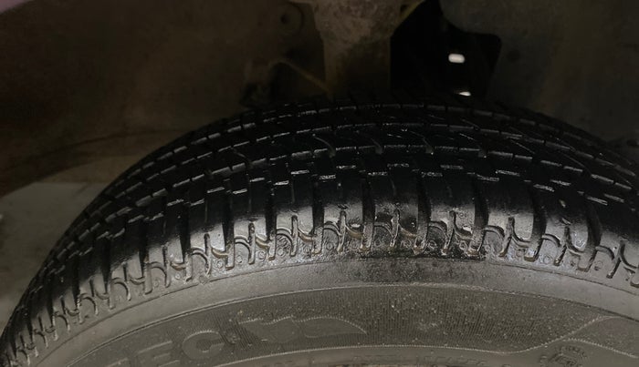 2015 Tata Nano TWIST XT, Petrol, Manual, 15,686 km, Right Front Tyre Tread