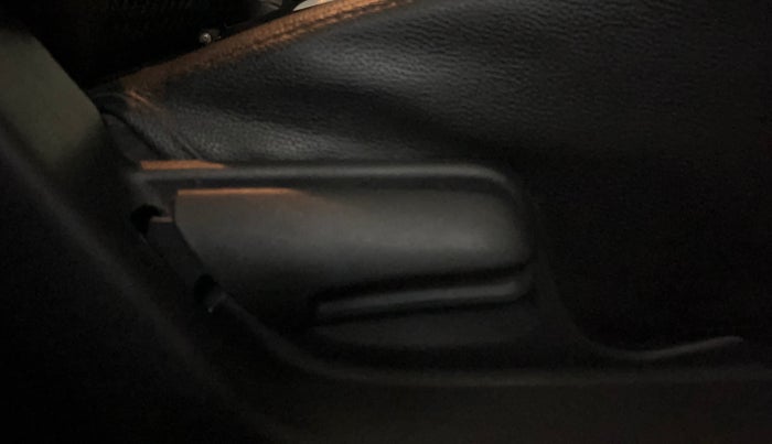 2016 Maruti Swift VXI, Petrol, Manual, 43,003 km, Driver Side Adjustment Panel