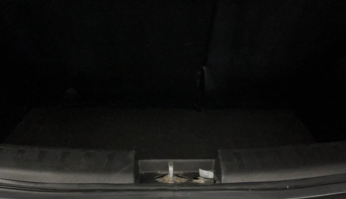 2016 Maruti Swift VXI, Petrol, Manual, 43,003 km, Boot Inside