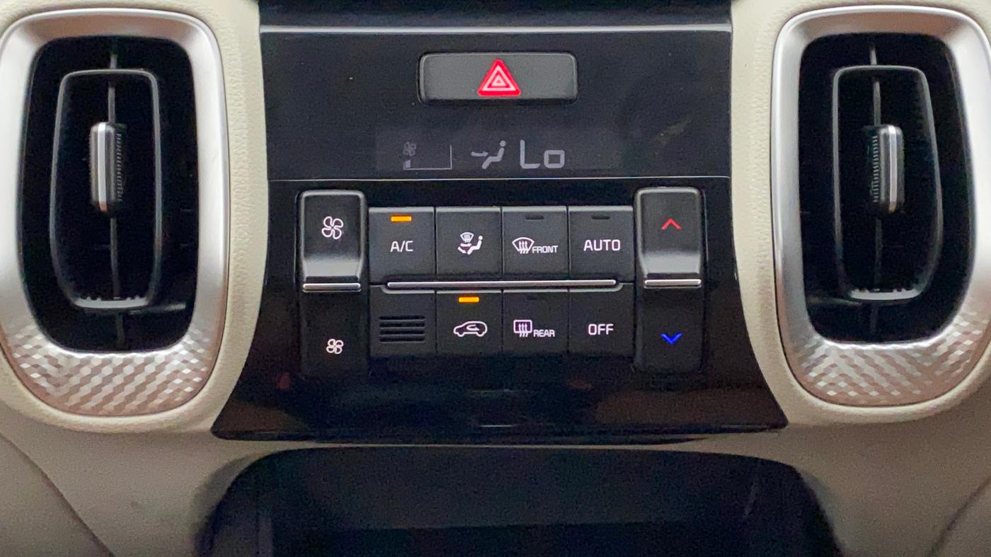2022 KIA SONET HTX ANNIVERSARY EDITION 1.0 IMT, Petrol, Manual, 7,498 km, Automatic Climate Control