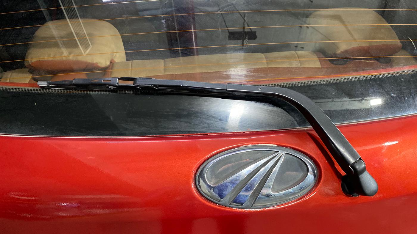 2018 Mahindra KUV 100 NXT K8 P 6 STR, Petrol, Manual, 54,459 km, Rear Wiper