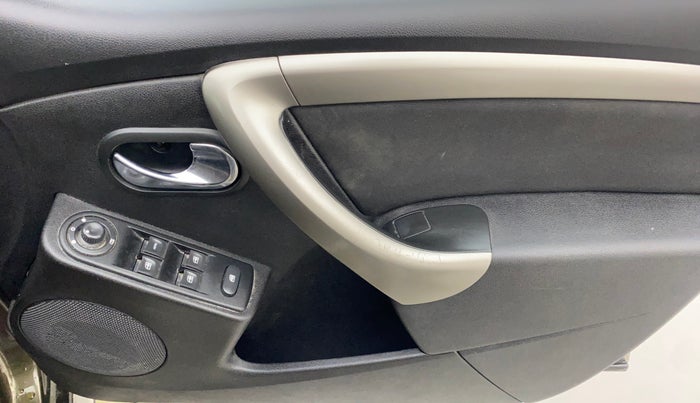 2021 Renault Duster RXZ 1.5 PETROL MT, Petrol, Manual, 66,343 km, Driver Side Door Panels Control