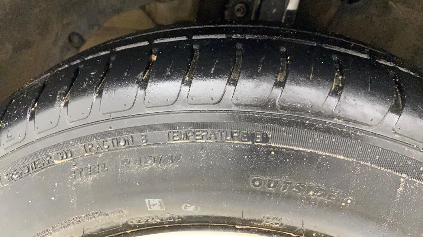 2020 Maruti Dzire VXI, Petrol, Manual, 60,204 km, Left Front Tyre Tread