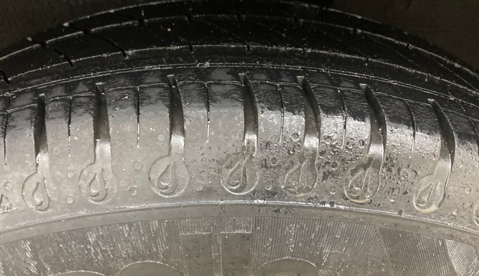 2020 Renault Kwid RXT 1.0 AMT (O), Petrol, Automatic, 64,760 km, Left Rear Tyre Tread