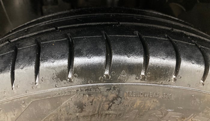 2020 Renault Kwid RXT 1.0 AMT (O), Petrol, Automatic, 64,760 km, Left Front Tyre Tread