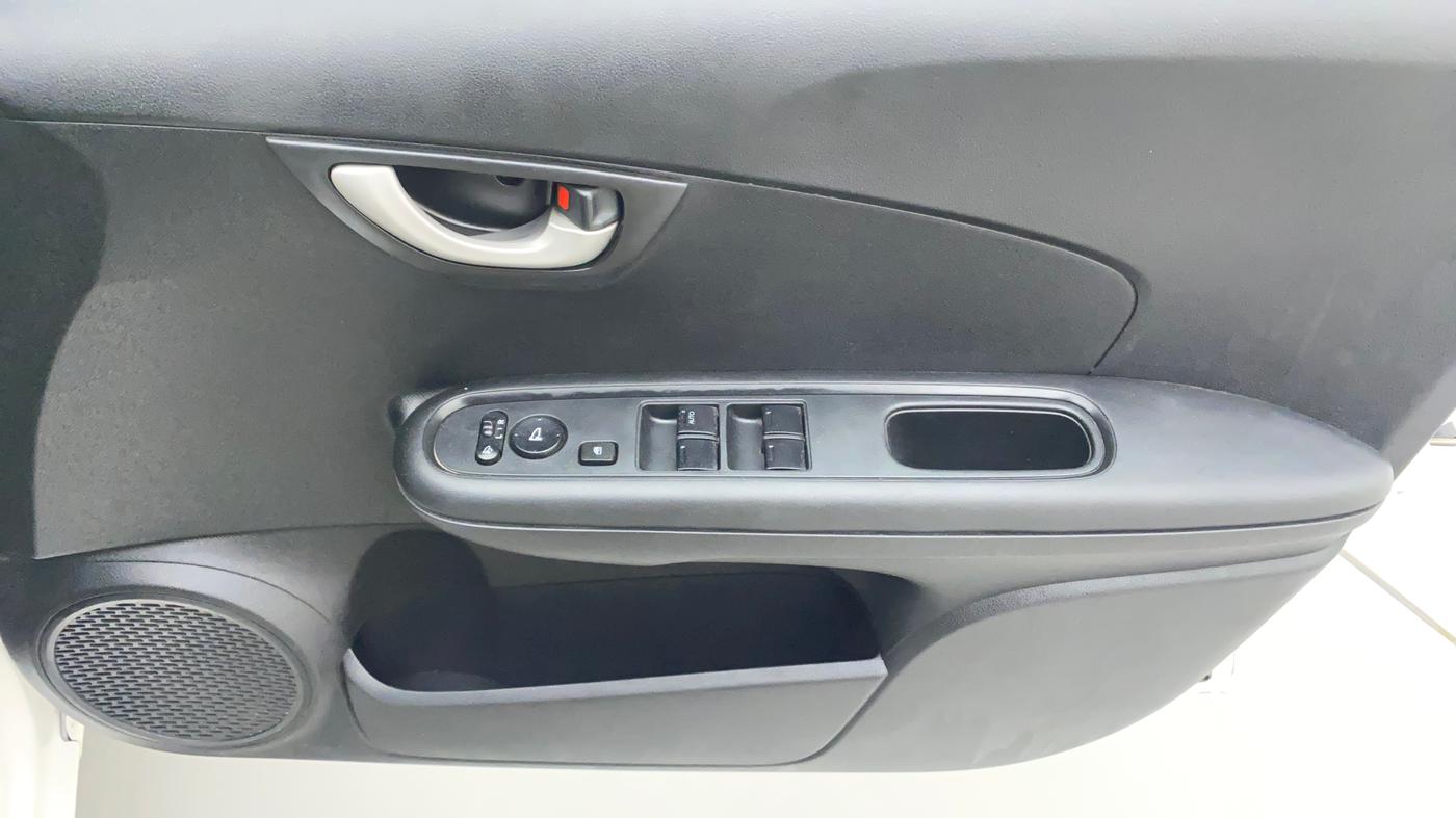 2017 Honda Brio VX AT, Petrol, Automatic, 27,533 km, Driver Side Door Panels Control
