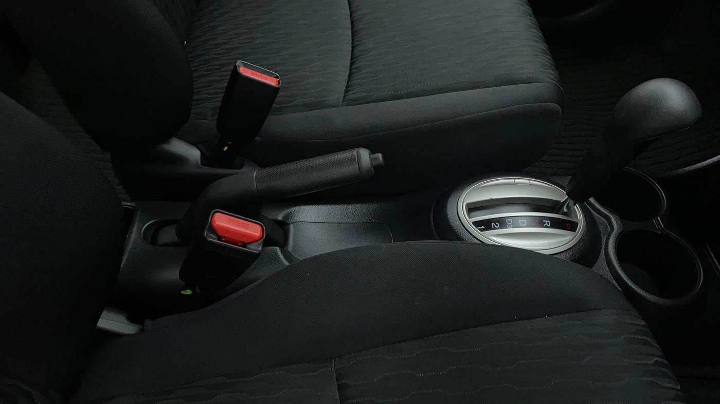 2017 Honda Brio VX AT, Petrol, Automatic, 27,533 km, Gear Lever