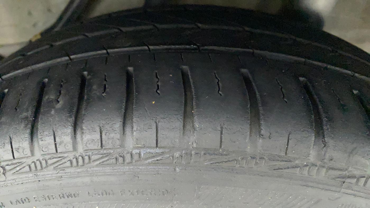 2017 Honda Brio VX AT, Petrol, Automatic, 27,533 km, Left Rear Tyre Tread
