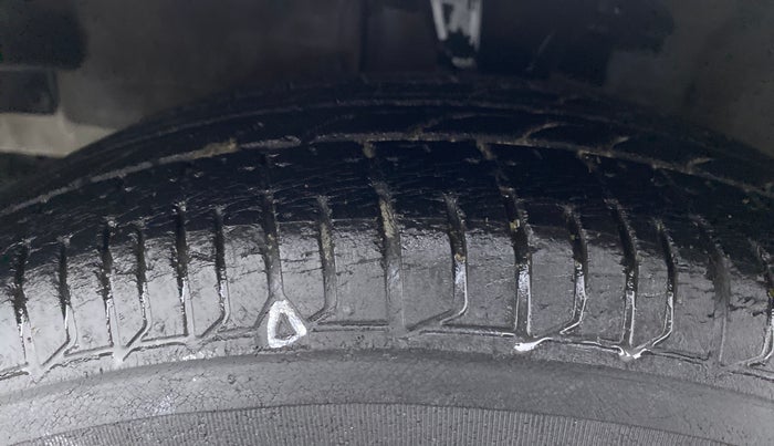 2012 Hyundai i10 SPORTZ 1.2, Petrol, Manual, 48,248 km, Left Front Tyre Tread