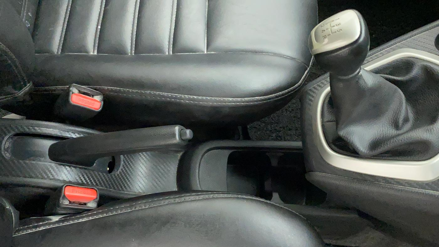 2019 Datsun Go Plus T, Petrol, Manual, 86,237 km, Gear Lever