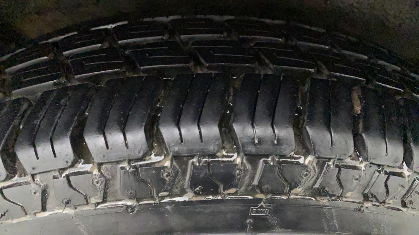 2014 Maruti Wagon R 1.0 LXI CNG, CNG, Manual, 38,700 km, Right Front Tyre Tread