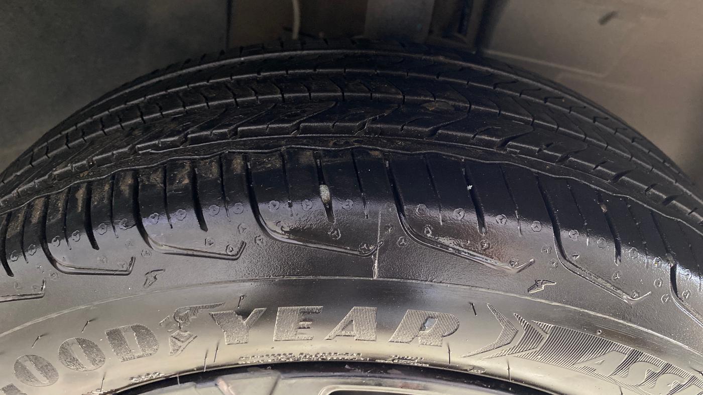 2026 Tata PUNCH Accomplished AMT, Petrol, Automatic, 2,926 km, Right Front Tyre Tread