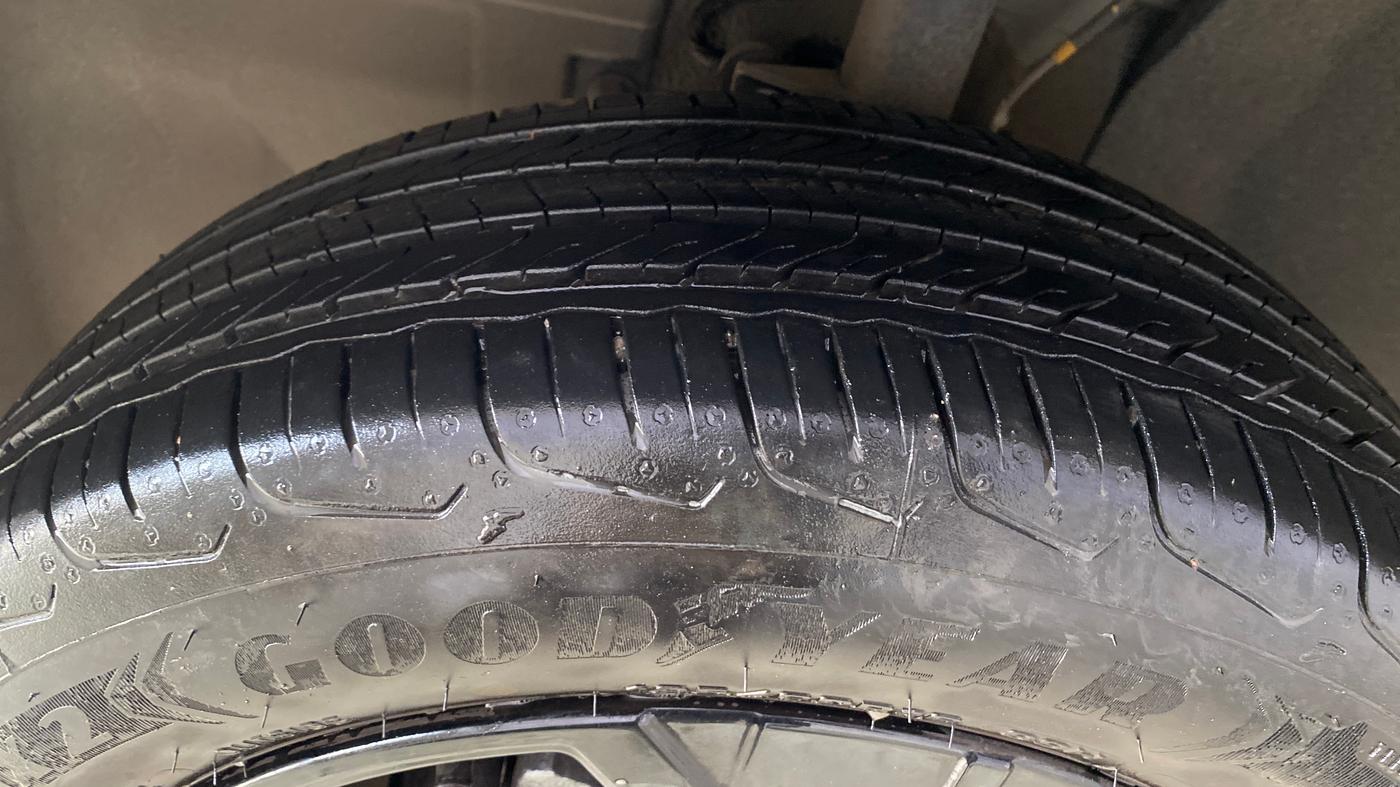 2026 Tata PUNCH Accomplished AMT, Petrol, Automatic, 2,926 km, Left Front Tyre Tread