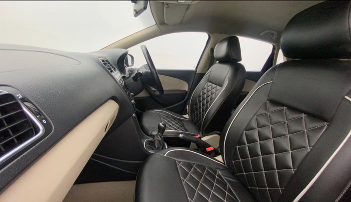 2014 Volkswagen Polo HIGHLINE DIESEL, Diesel, Manual, 1,38,599 km, Right Side Front Door Cabin