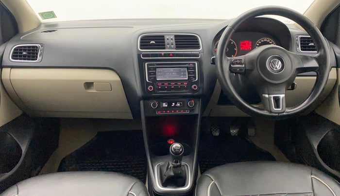 2014 Volkswagen Polo HIGHLINE DIESEL, Diesel, Manual, 1,38,599 km, Dashboard