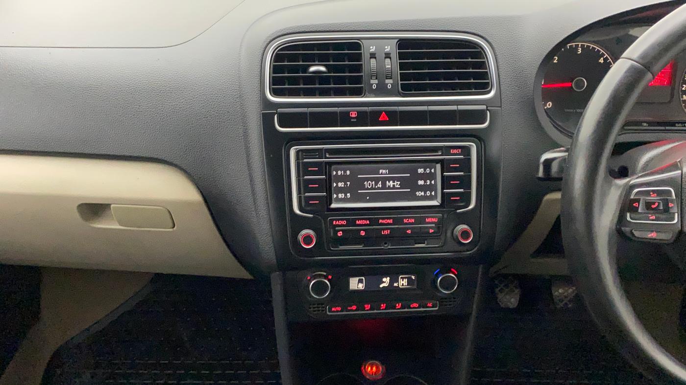 2014 Volkswagen Polo HIGHLINE DIESEL, Diesel, Manual, 1,38,599 km, Air Conditioner