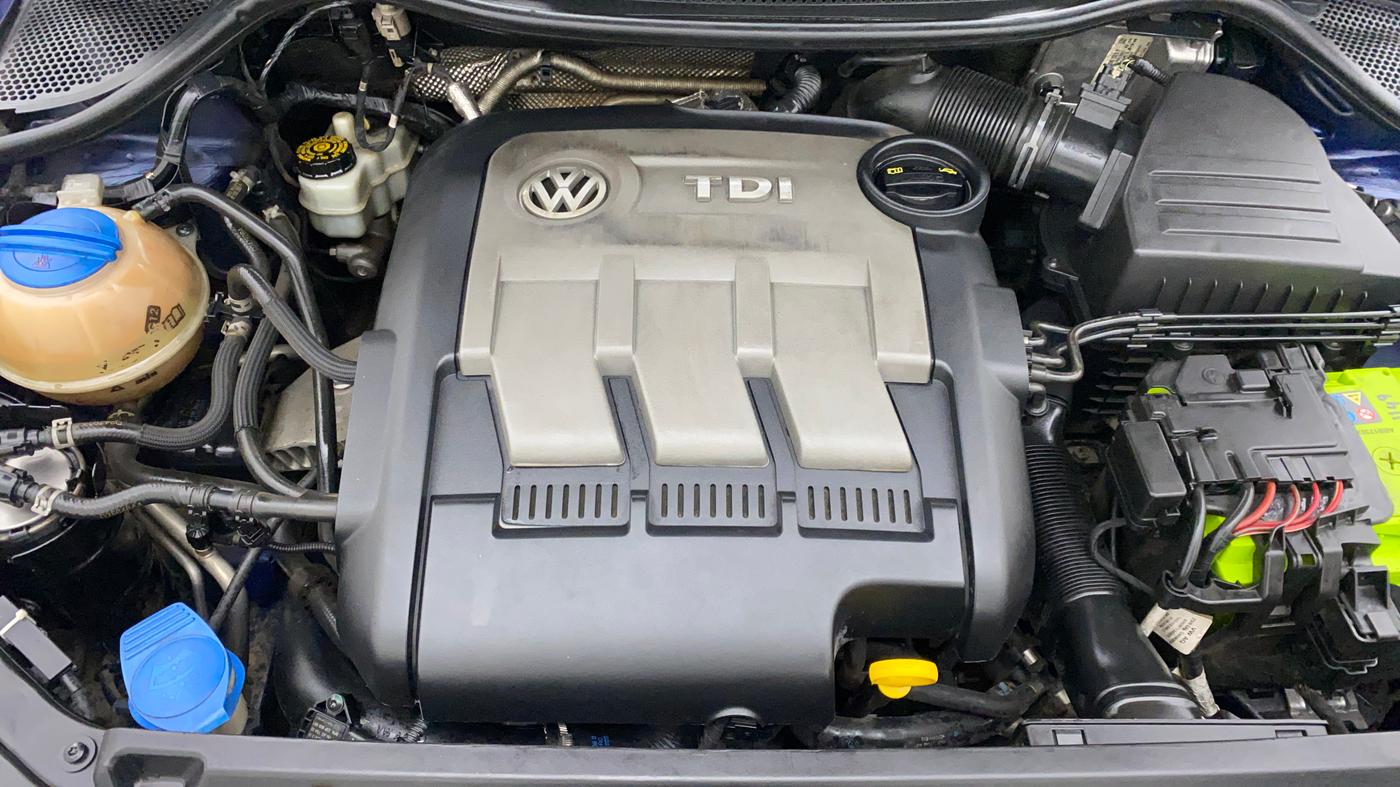 2014 Volkswagen Polo HIGHLINE DIESEL, Diesel, Manual, 1,38,599 km, Open Bonet