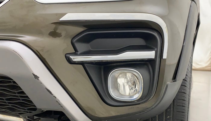 2020 Renault Duster RXZ 1.5 PETROL MT, Petrol, Manual, 20,962 km, Front bumper - Bumper cladding minor damage/missing