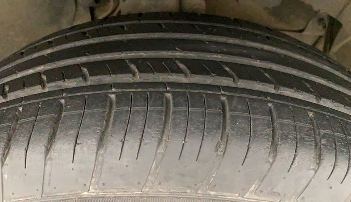 2020 Renault Duster RXZ 1.5 PETROL MT, Petrol, Manual, 20,962 km, Right Front Tyre Tread