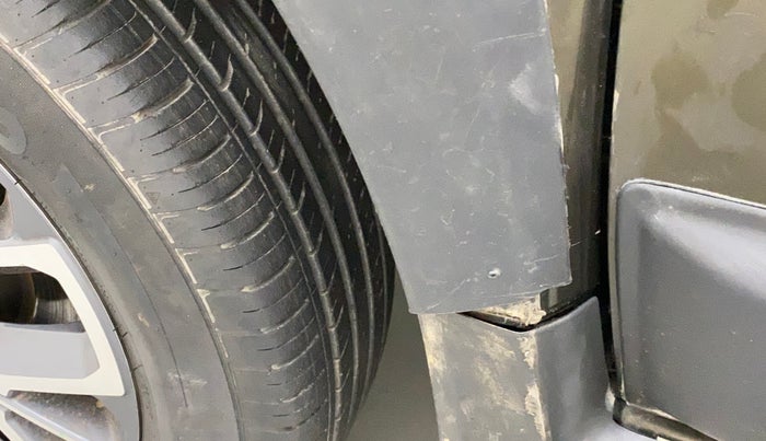 2020 Renault Duster RXZ 1.5 PETROL MT, Petrol, Manual, 20,962 km, Left fender - Cladding has minor damage