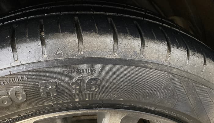 2019 Maruti Ciaz ALPHA 1.5 SHVS PETROL, Petrol, Manual, 72,573 km, Right Front Tyre Tread