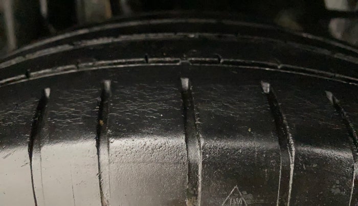 2021 Maruti Swift ZXI PLUS, Petrol, Manual, 48,000 km, Right Rear Tyre Tread