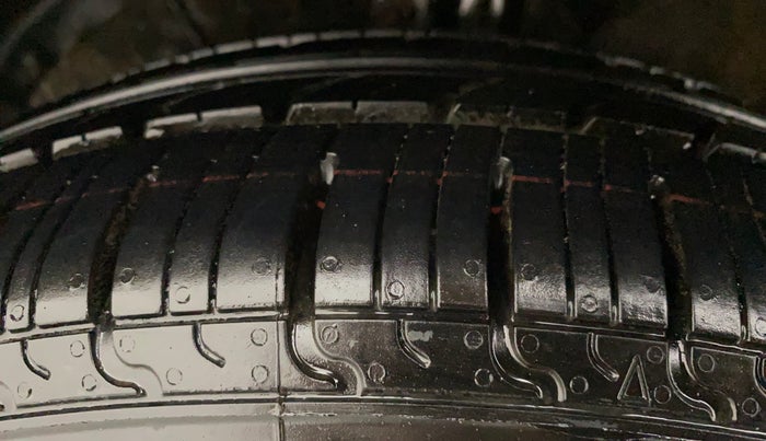 2021 Maruti Swift ZXI PLUS, Petrol, Manual, 48,000 km, Left Front Tyre Tread