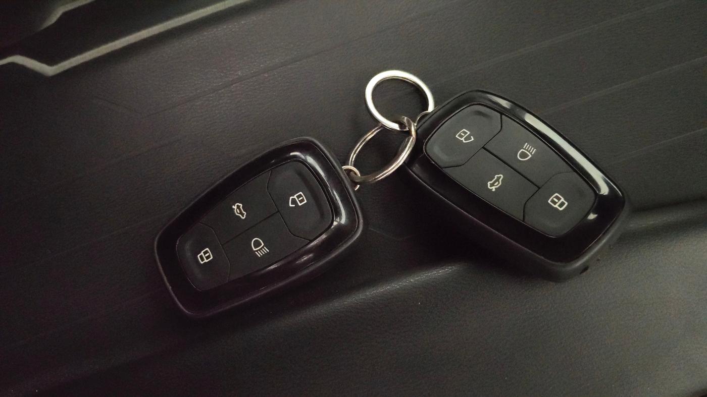 2025 Tata ALTROZ Accomplished Plus S Petrol 6DCT, Petrol, Automatic, 19,943 km, Key Close Up
