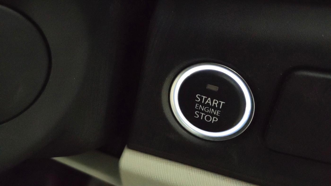 2025 Tata ALTROZ Accomplished Plus S Petrol 6DCT, Petrol, Automatic, 19,943 km, Keyless Start/ Stop Button