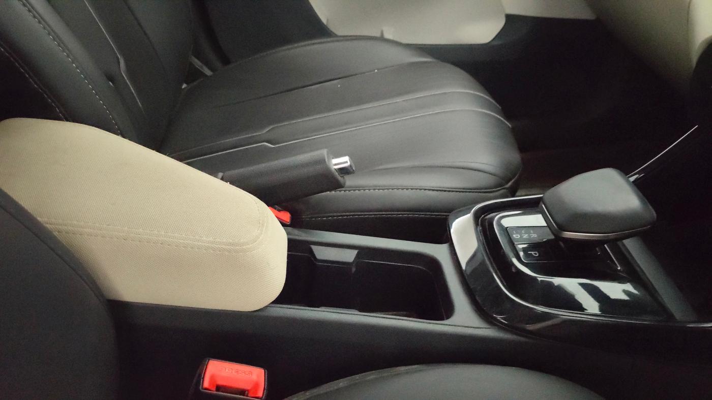 2025 Tata ALTROZ Accomplished Plus S Petrol 6DCT, Petrol, Automatic, 19,943 km, Gear Lever