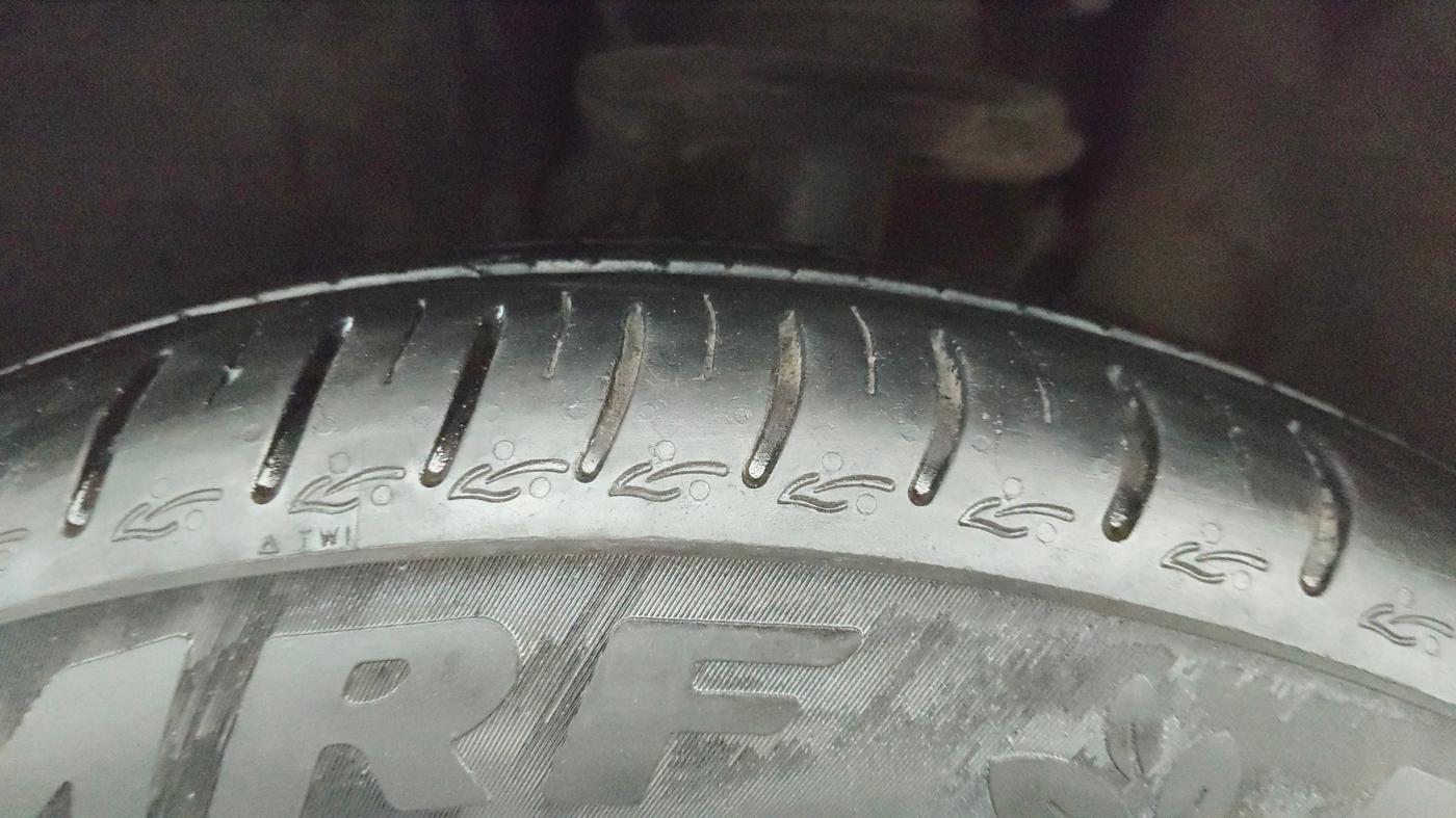2025 Tata ALTROZ Accomplished Plus S Petrol 6DCT, Petrol, Automatic, 19,943 km, Left Front Tyre Tread