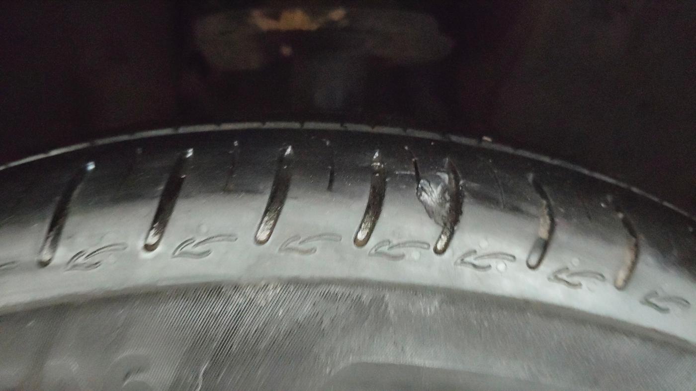 2025 Tata ALTROZ Accomplished Plus S Petrol 6DCT, Petrol, Automatic, 19,943 km, Right Front Tyre Tread
